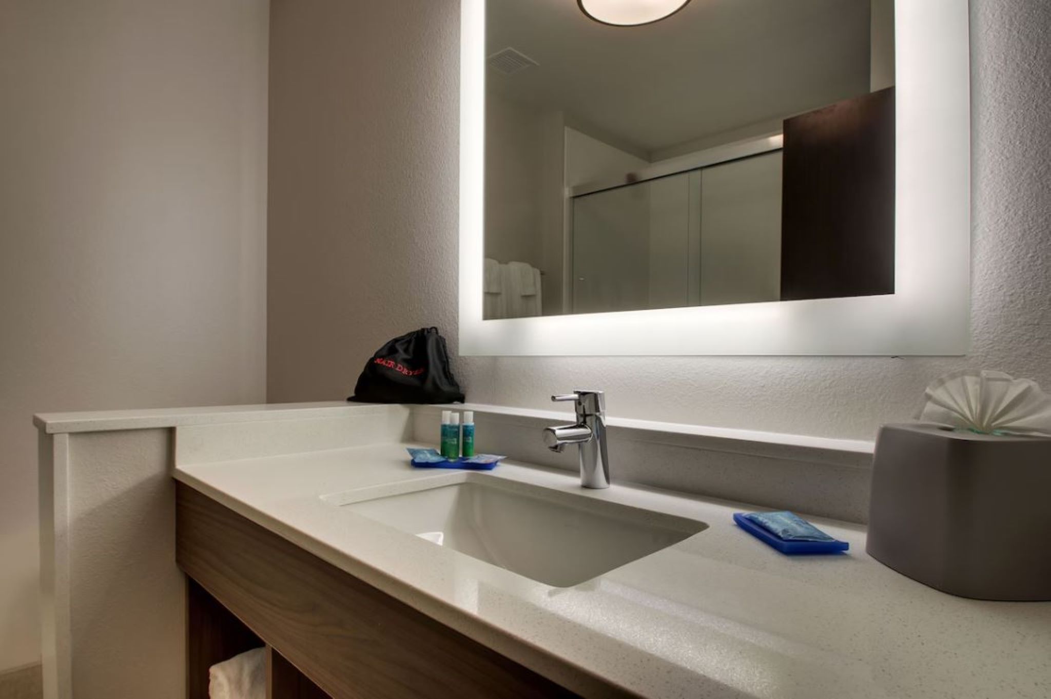 holiday inn express and suites mount vernon by ihg