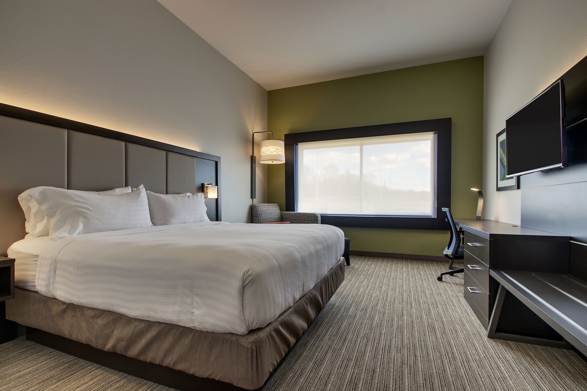 holiday inn express and suites mount vernon by ihg