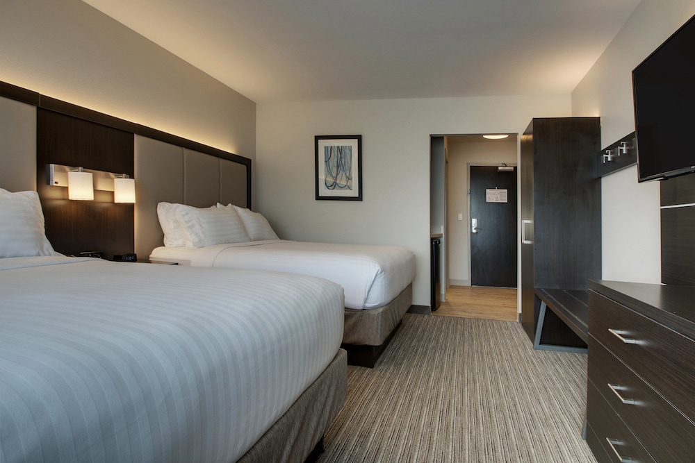 holiday inn express and suites mount vernon by ihg