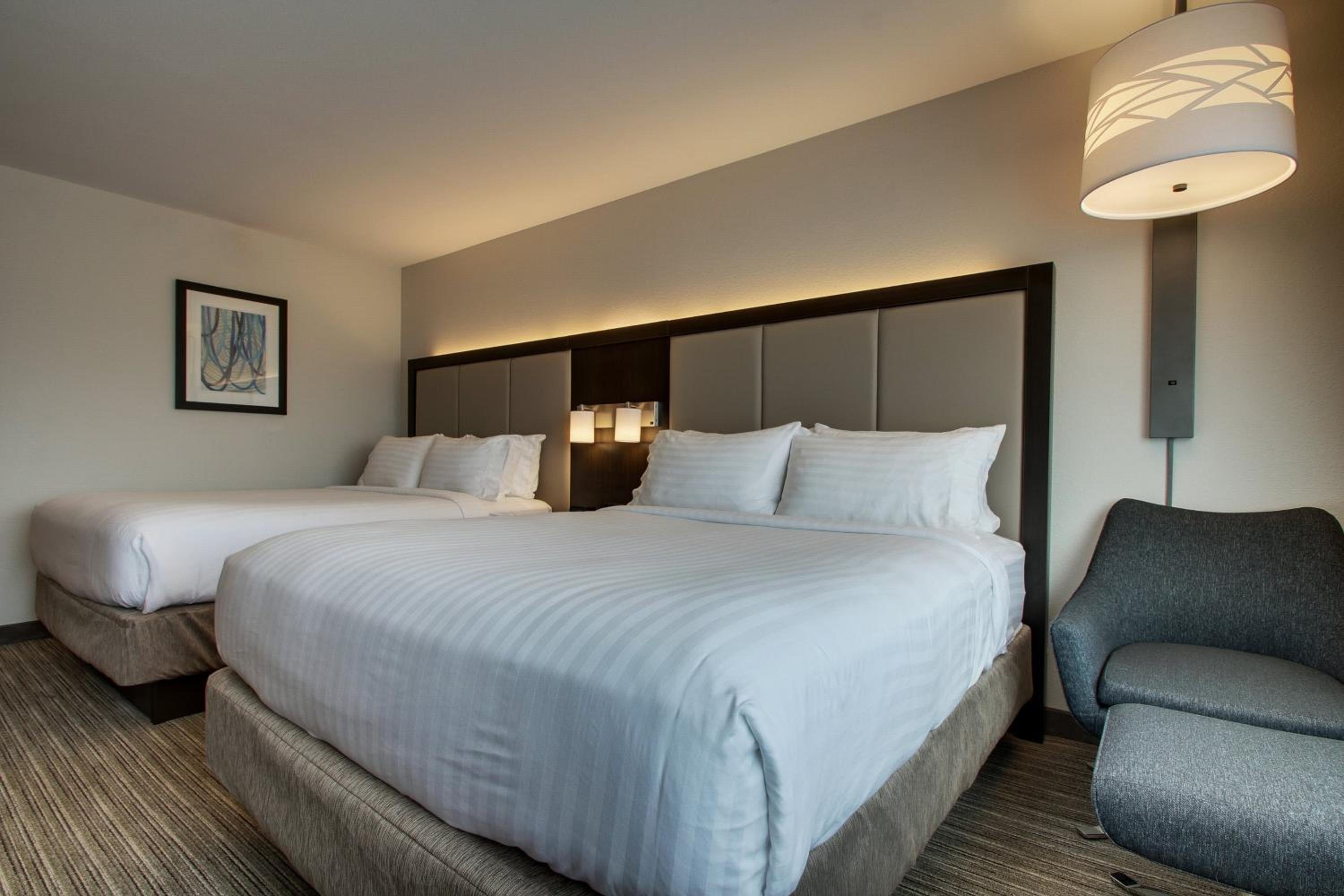 holiday inn express and suites mount vernon by ihg