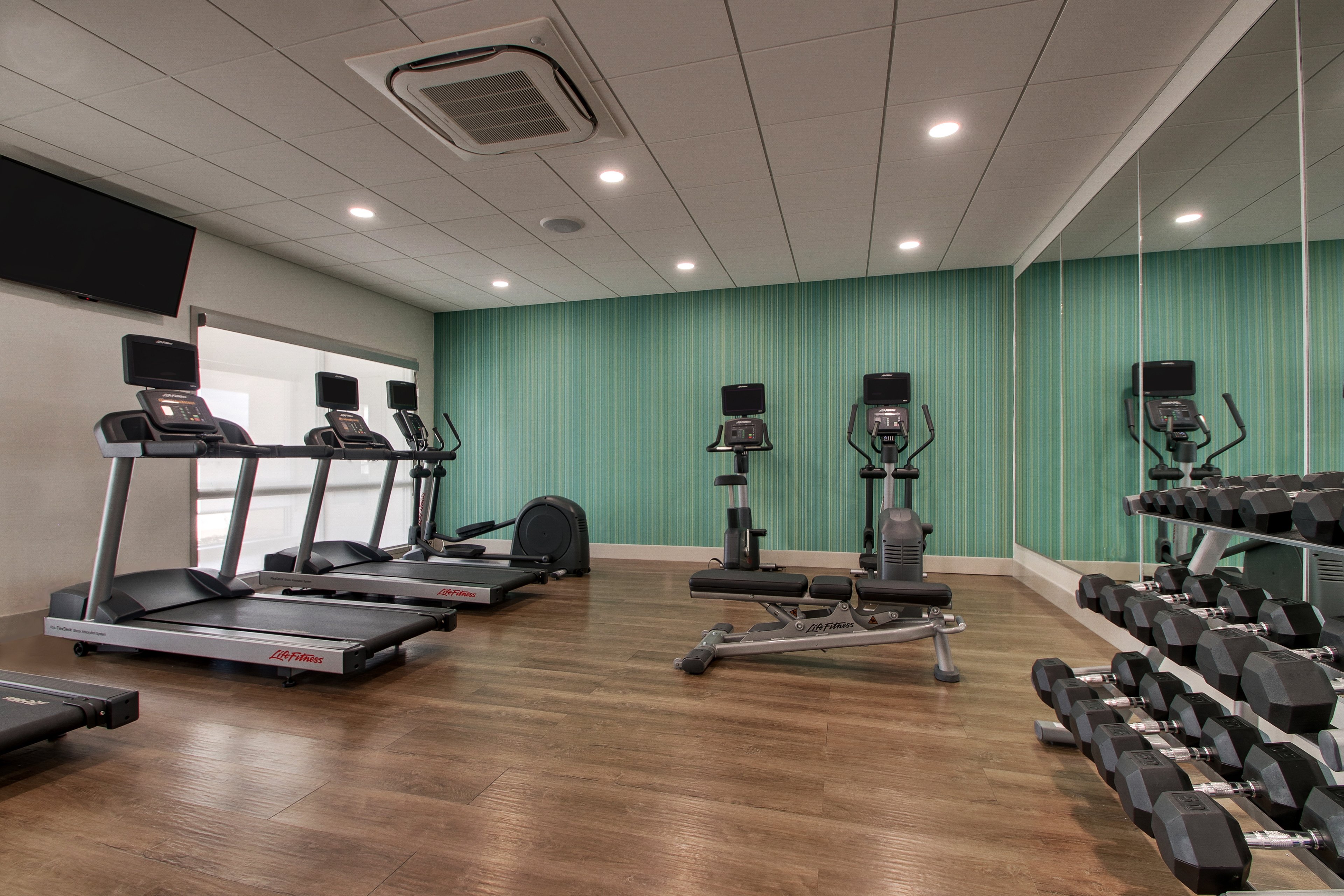 holiday inn express and suites mount vernon by ihg