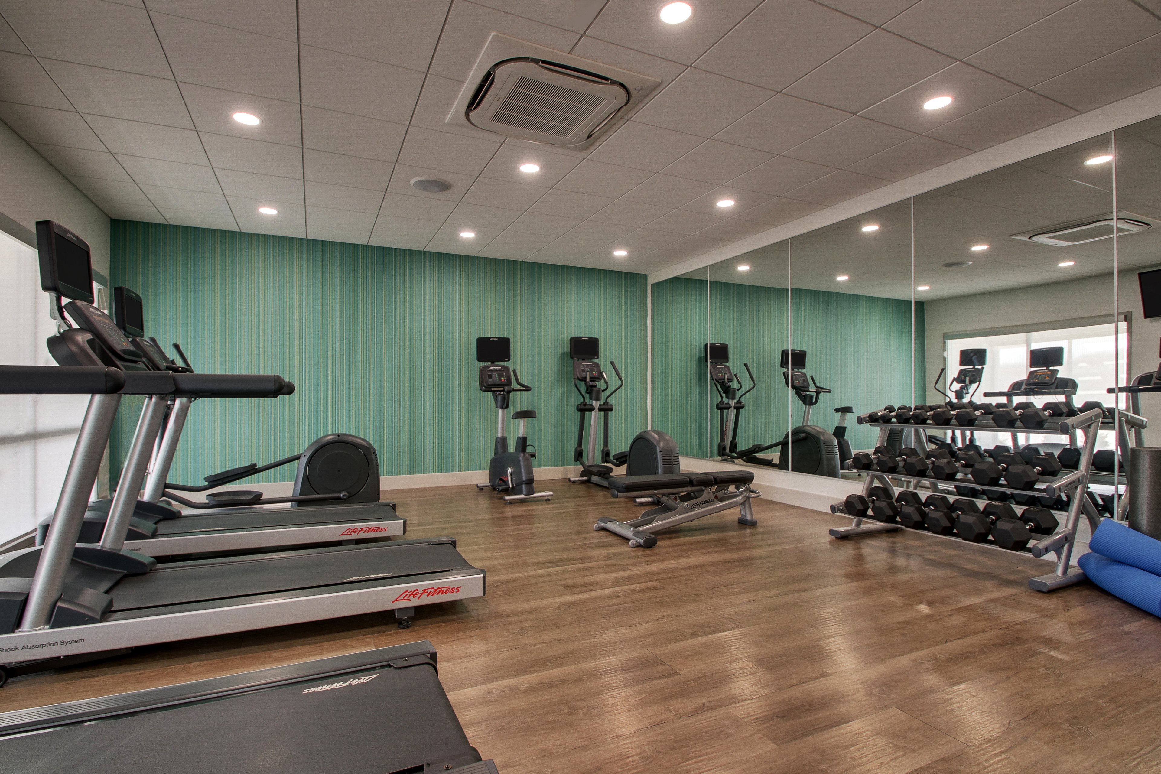 holiday inn express and suites mount vernon by ihg