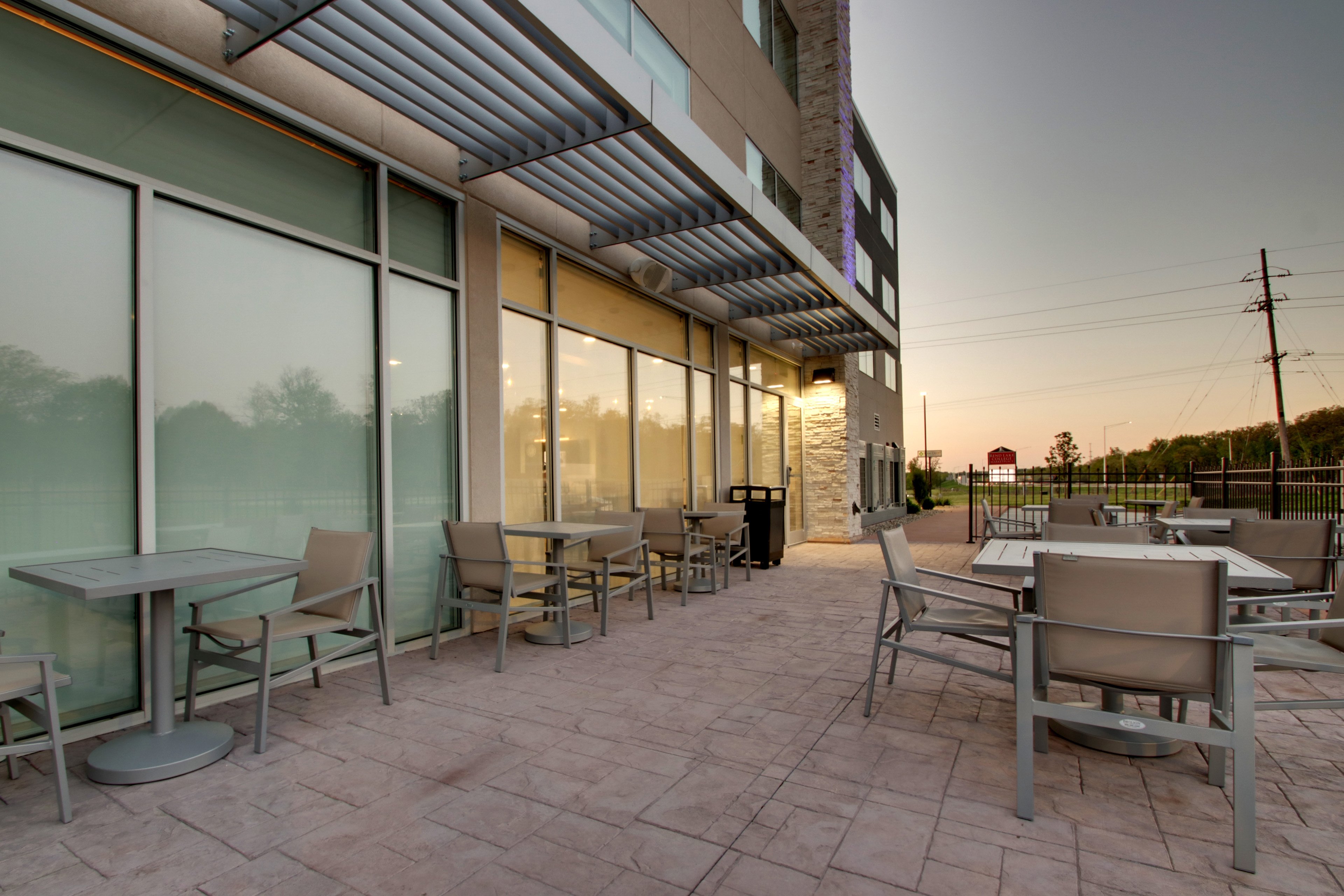 holiday inn express and suites mount vernon by ihg