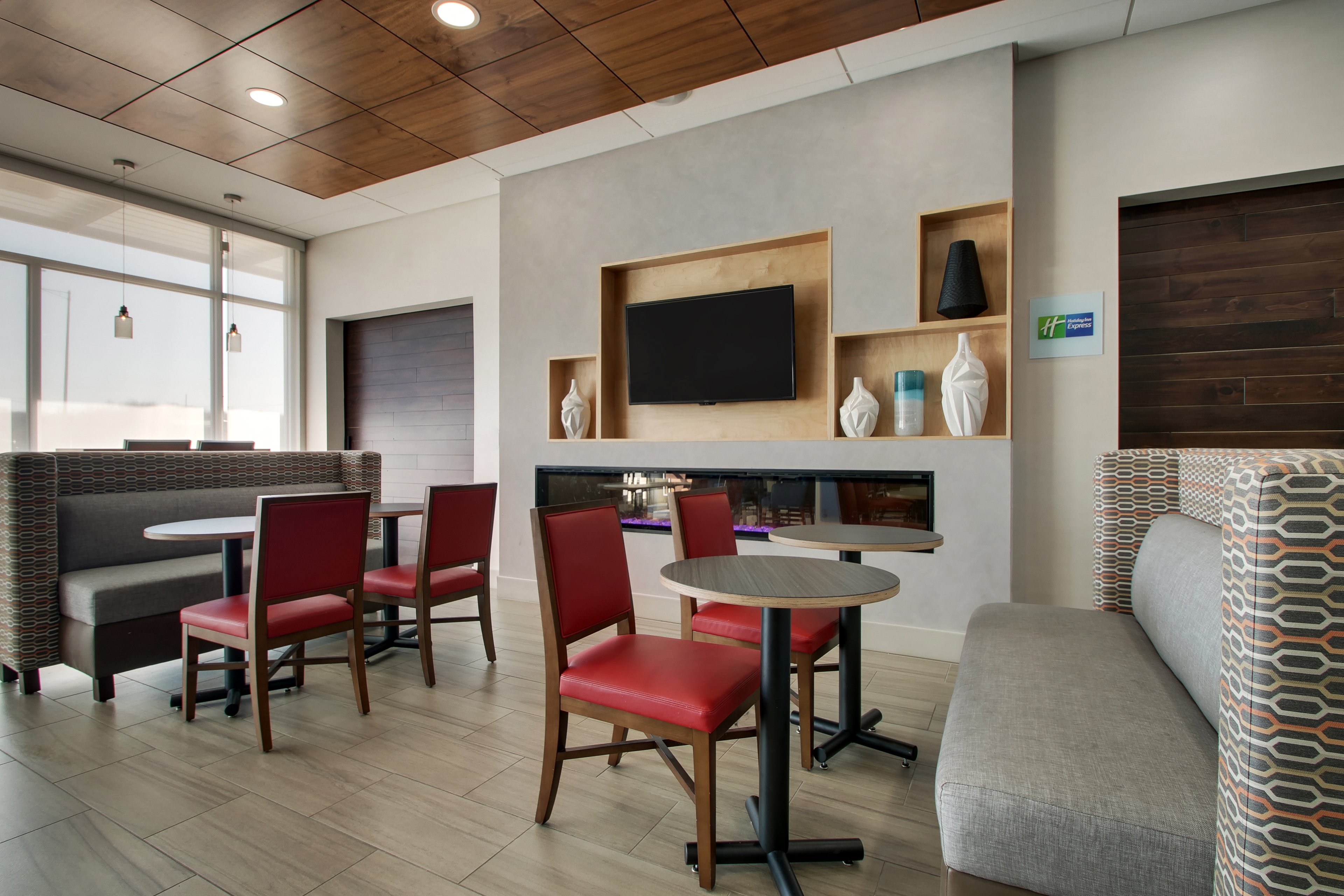 holiday inn express and suites mount vernon by ihg