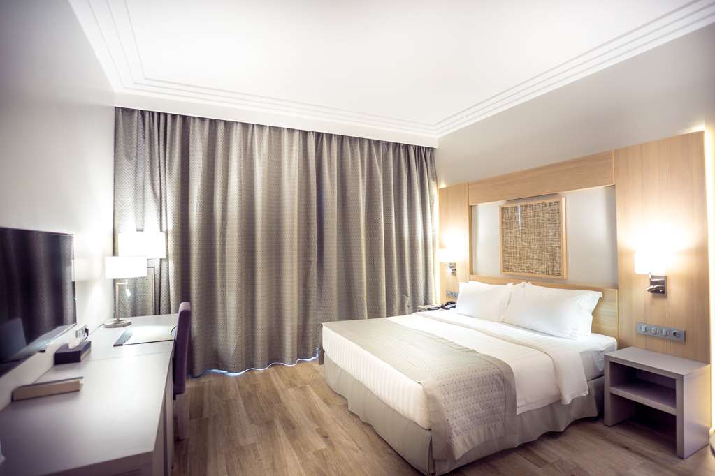 golden tulip le diplomate cotonou