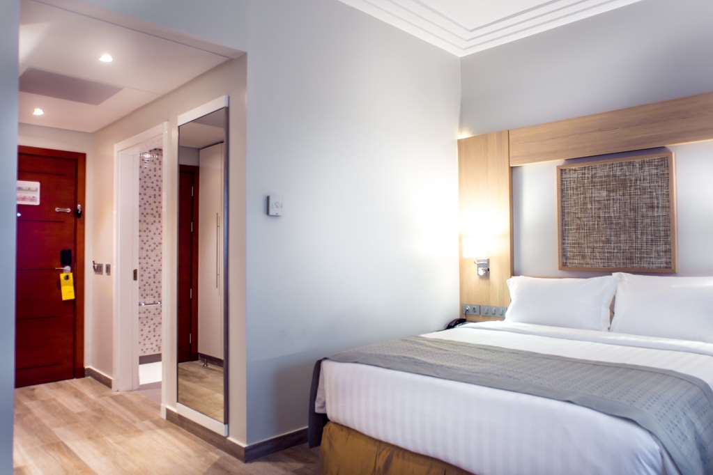 golden tulip le diplomate cotonou