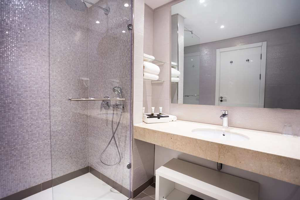 golden tulip le diplomate cotonou