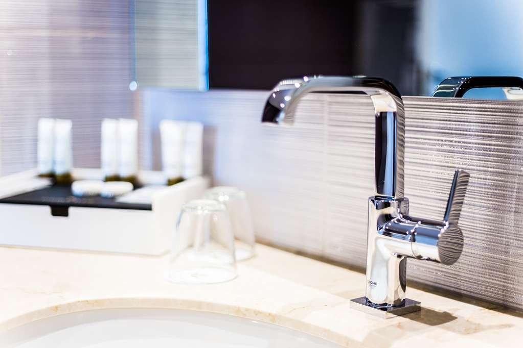 golden tulip le diplomate cotonou