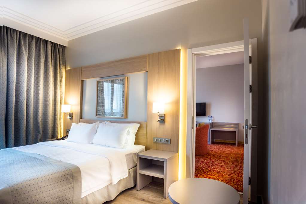 golden tulip le diplomate cotonou