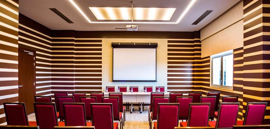 golden tulip le diplomate cotonou