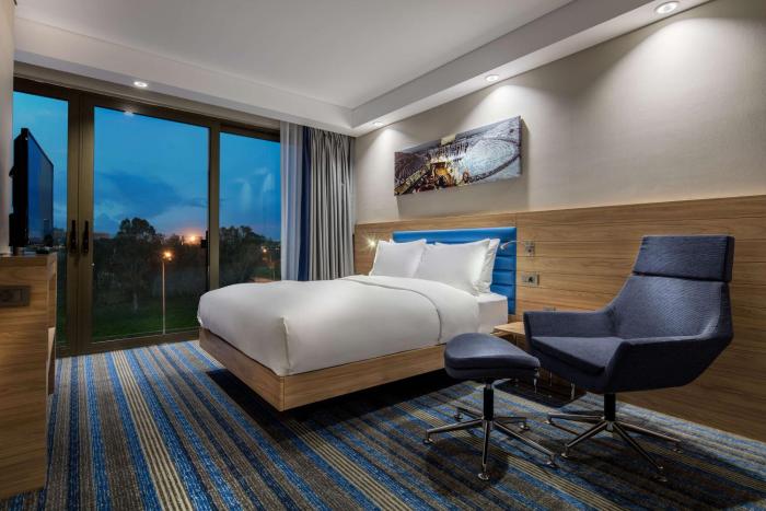 hampton by hilton izmir aliaga