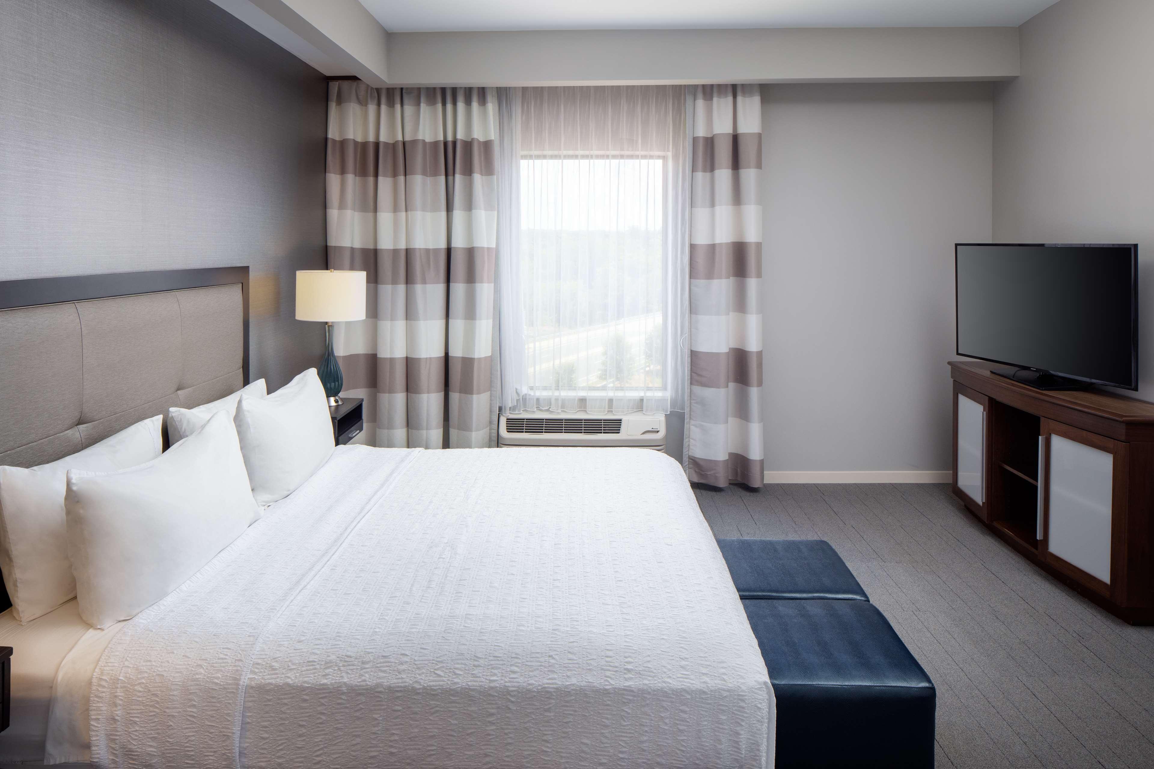 hampton inn and suites charlotte ballantyne