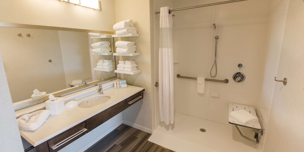 hampton inn and suites charlotte ballantyne