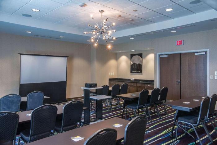 hampton inn and suites charlotte ballantyne
