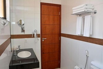 lis hotel