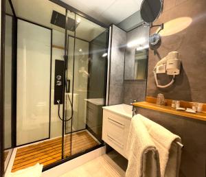 Royal Hotel,Languedoc-Roussillon>>Ferrieres-Les-Verreries,3 star