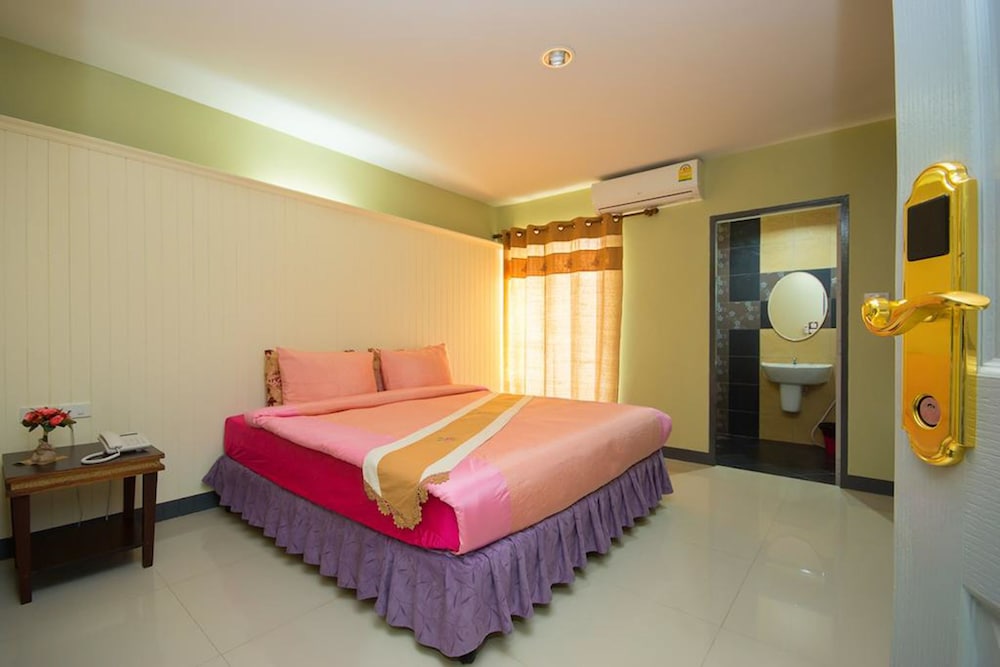 the corner hotel adults only