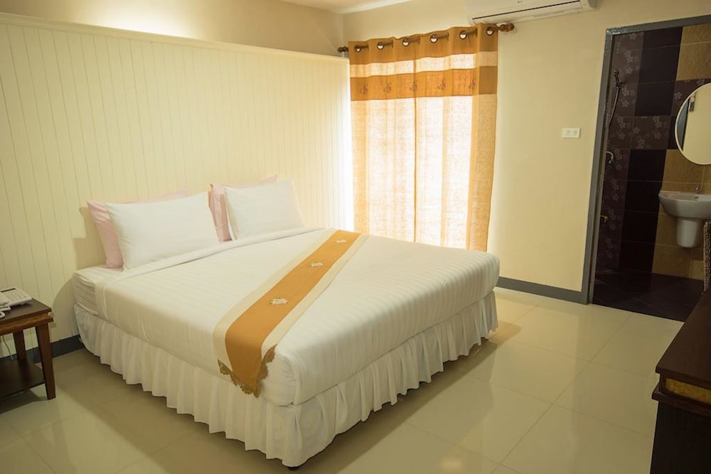 the corner hotel adults only