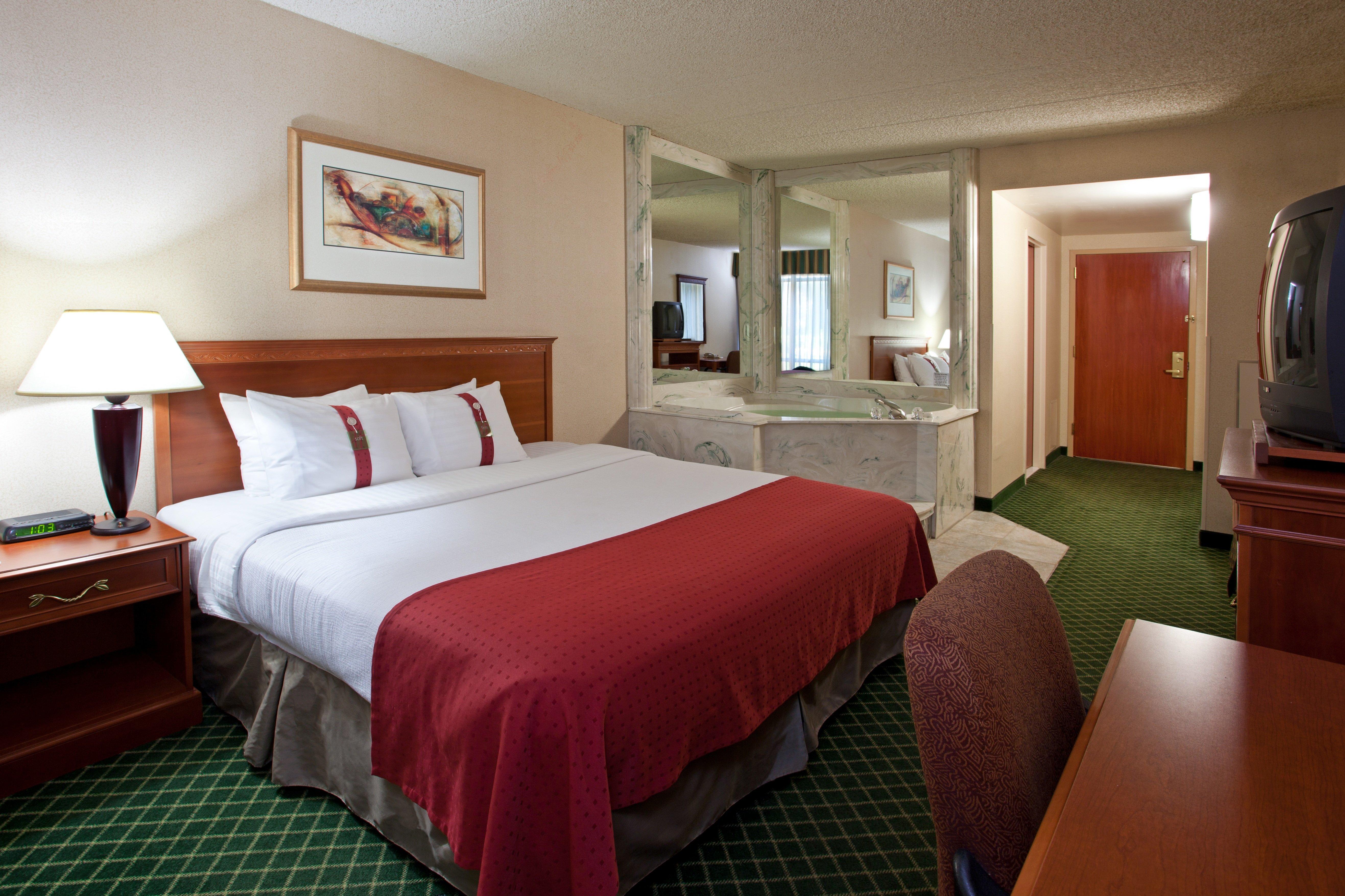 holiday inn express and suites southgate detroit