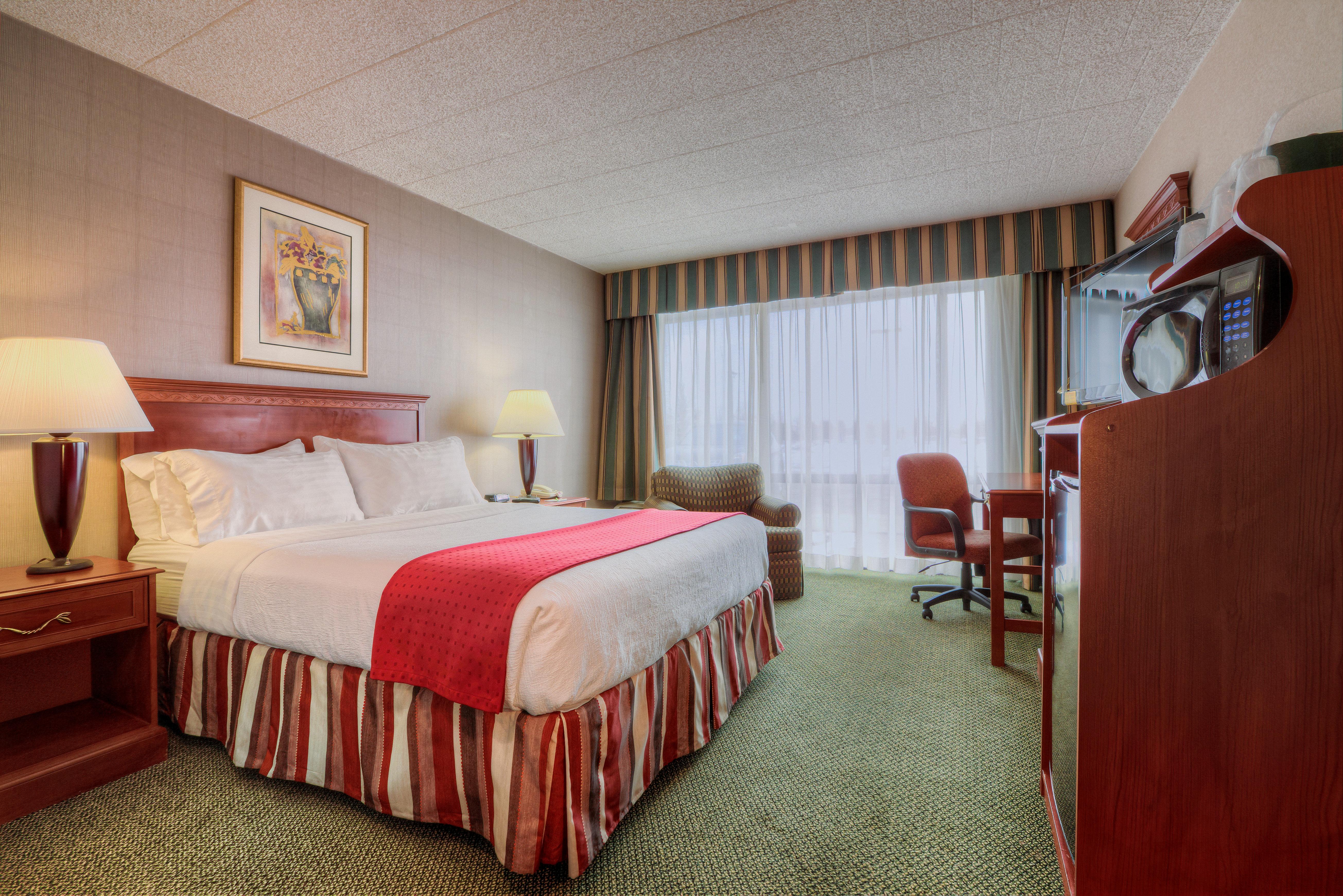 holiday inn express and suites southgate detroit
