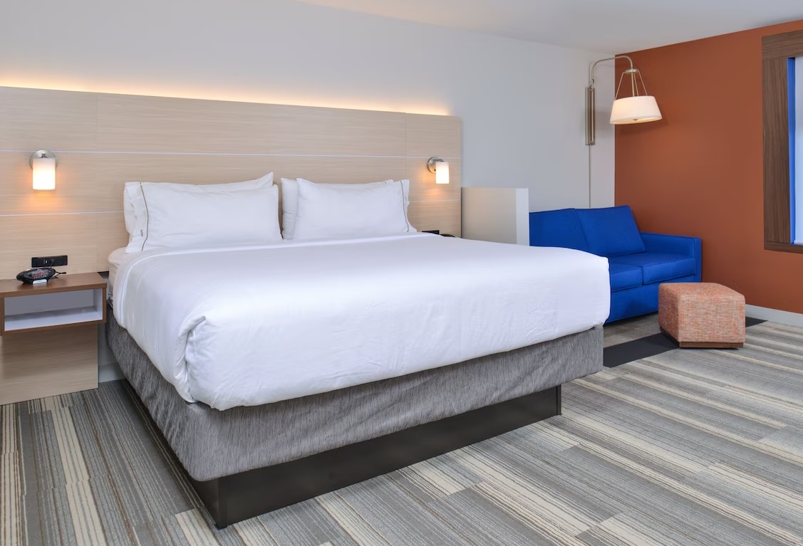 holiday inn express and suites southgate detroit
