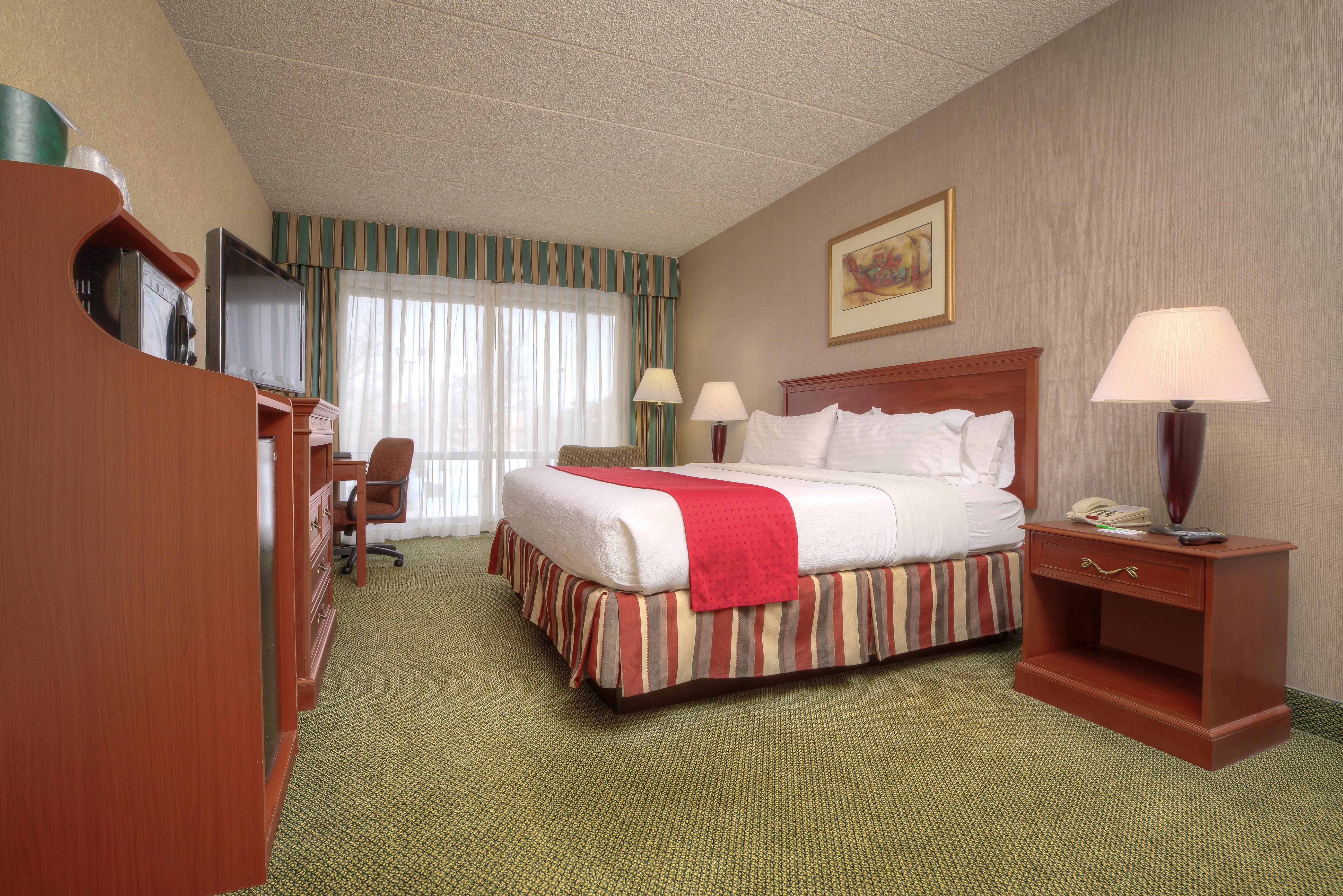 holiday inn express and suites southgate detroit