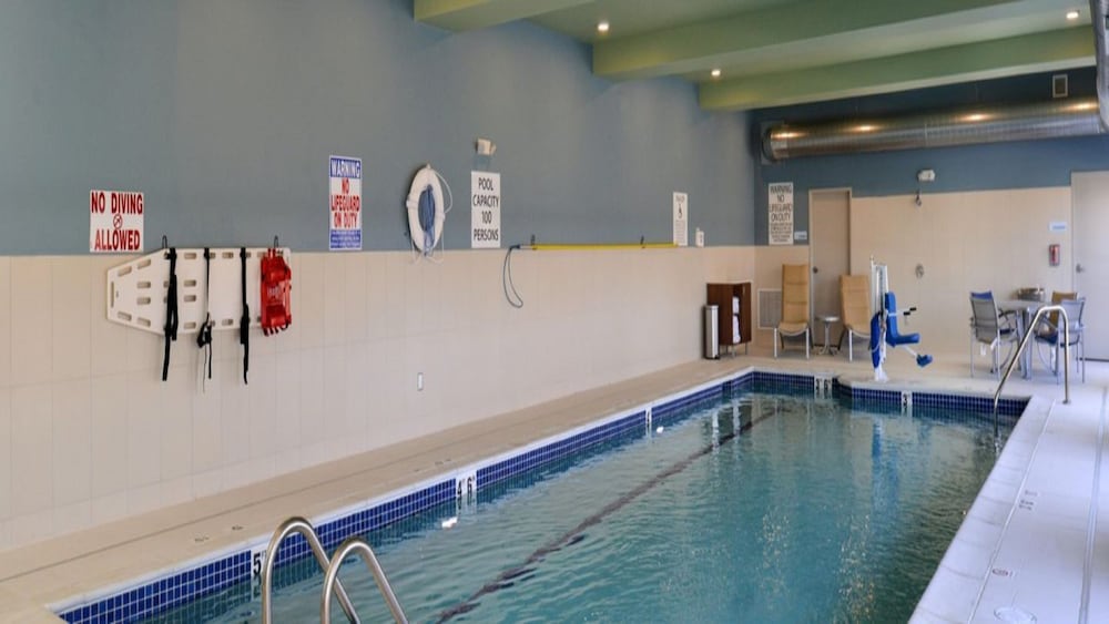 holiday inn express and suites southgate detroit