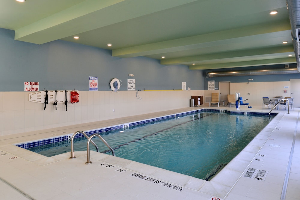 holiday inn express and suites southgate detroit