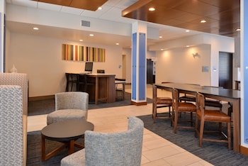 holiday inn express and suites southgate detroit