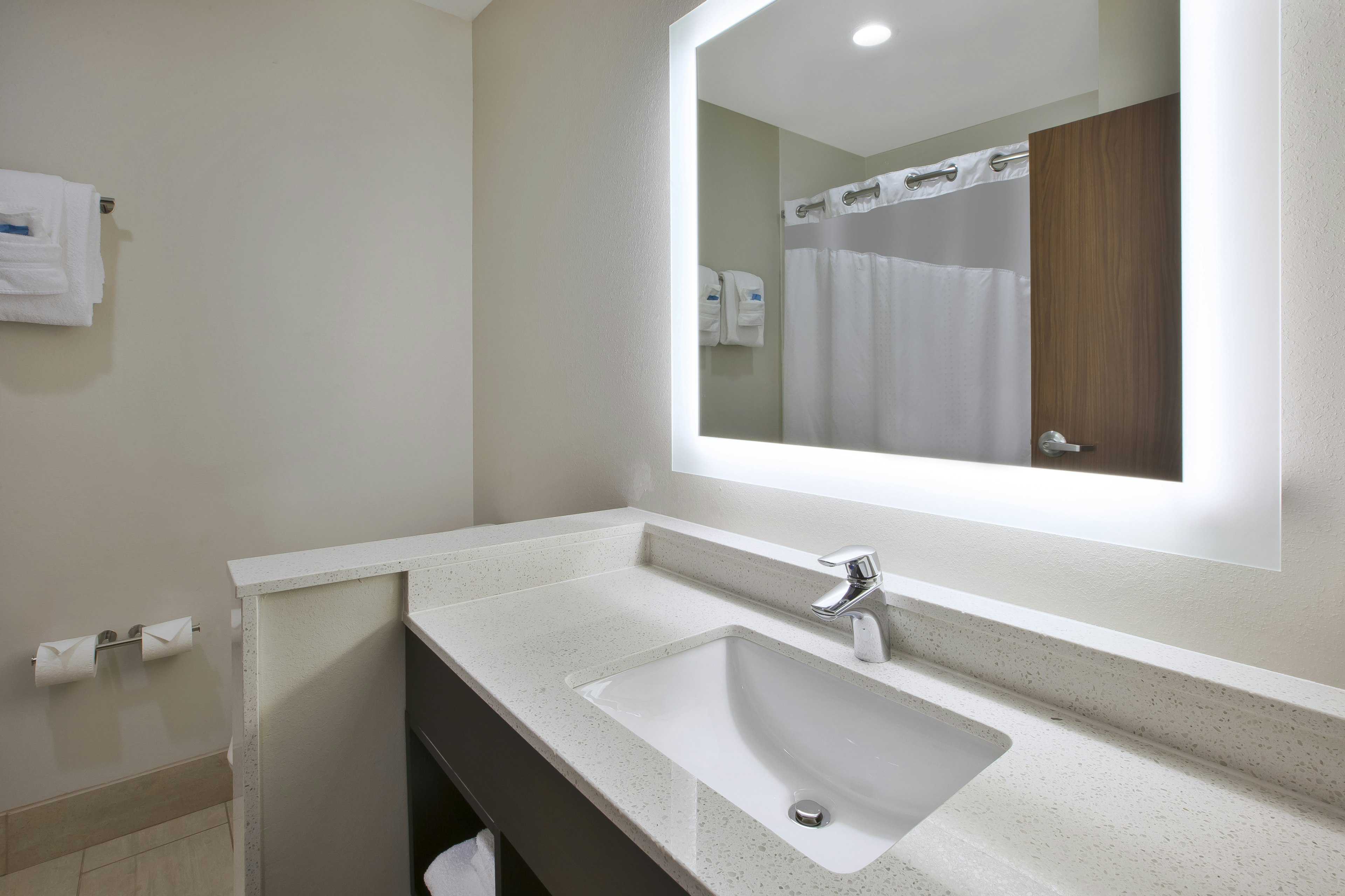 holiday inn express and suites parkersburg east by ihg