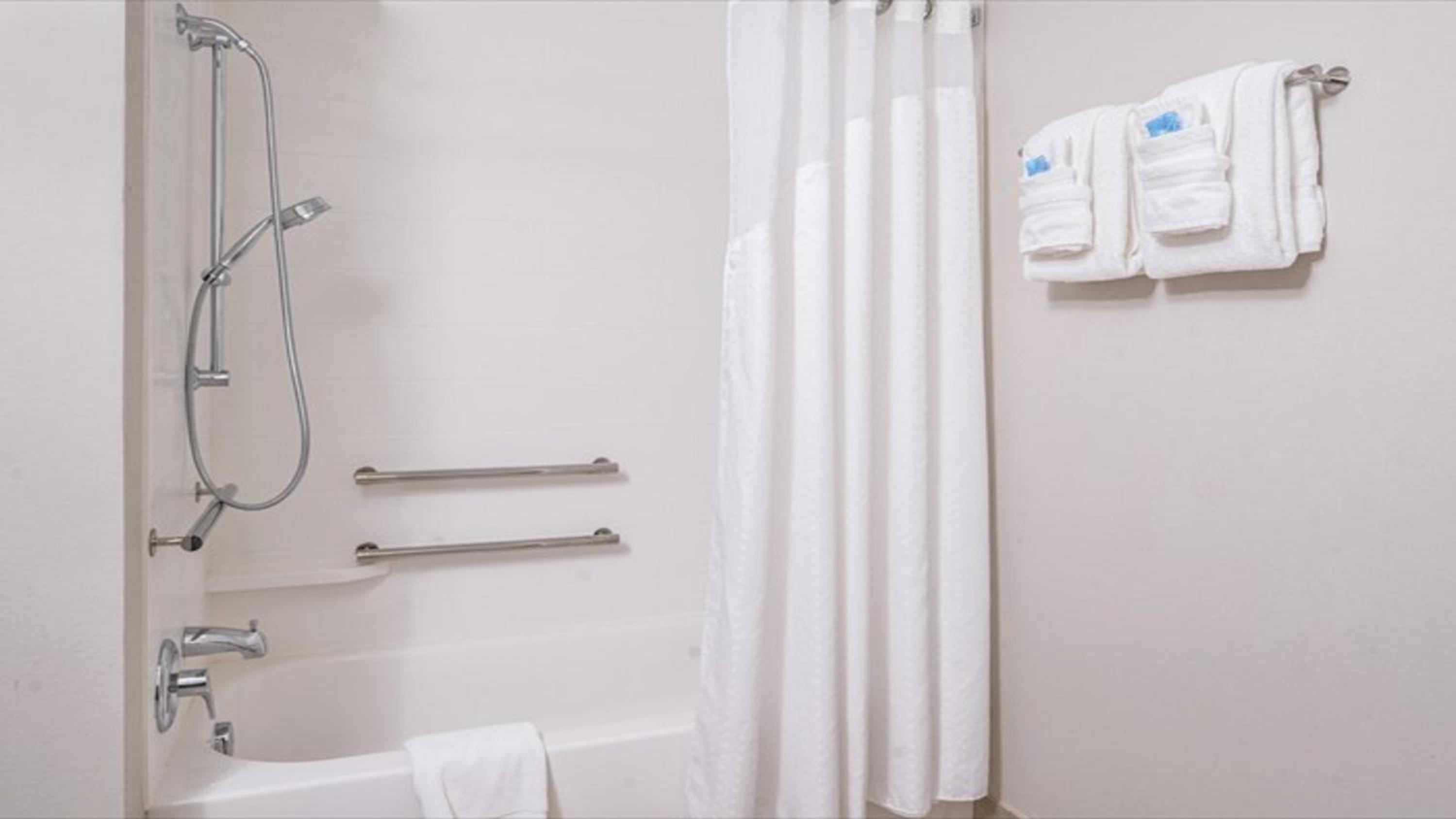 holiday inn express and suites parkersburg east by ihg