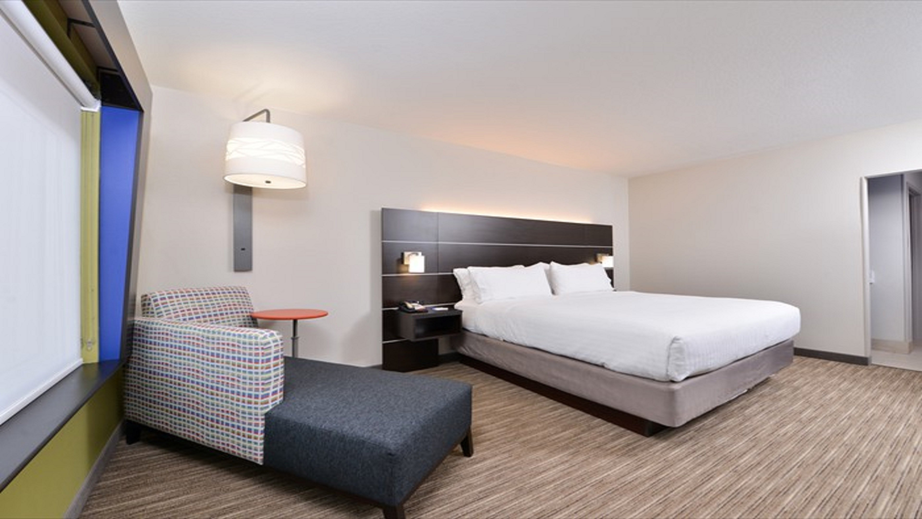 holiday inn express and suites parkersburg east by ihg