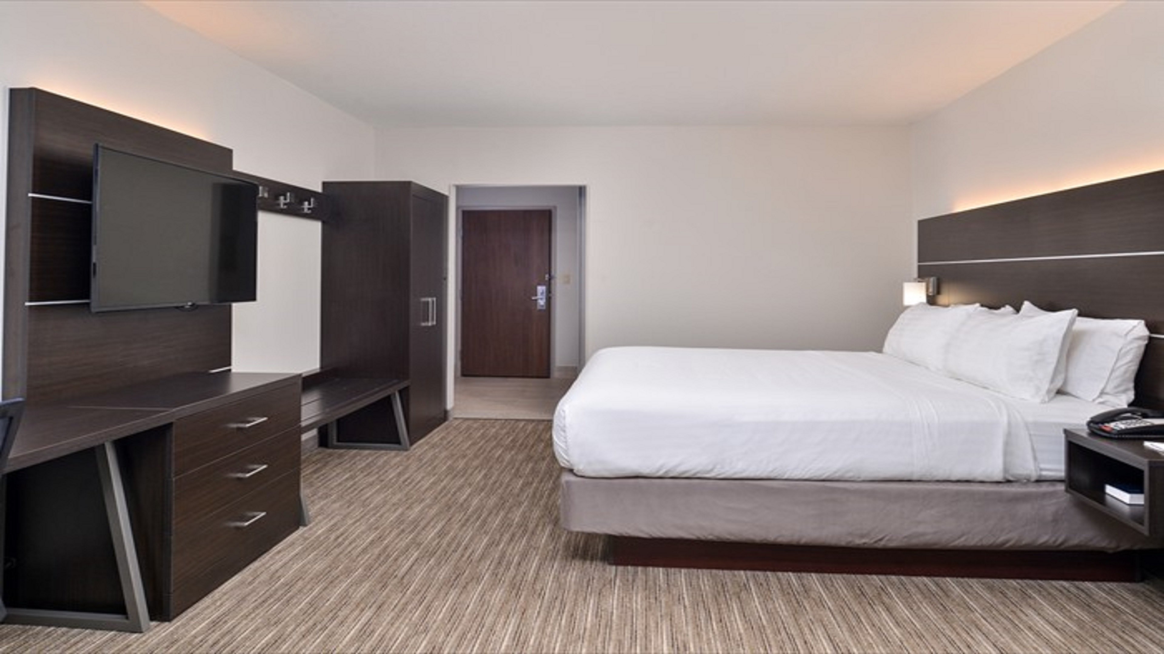 holiday inn express and suites parkersburg east by ihg