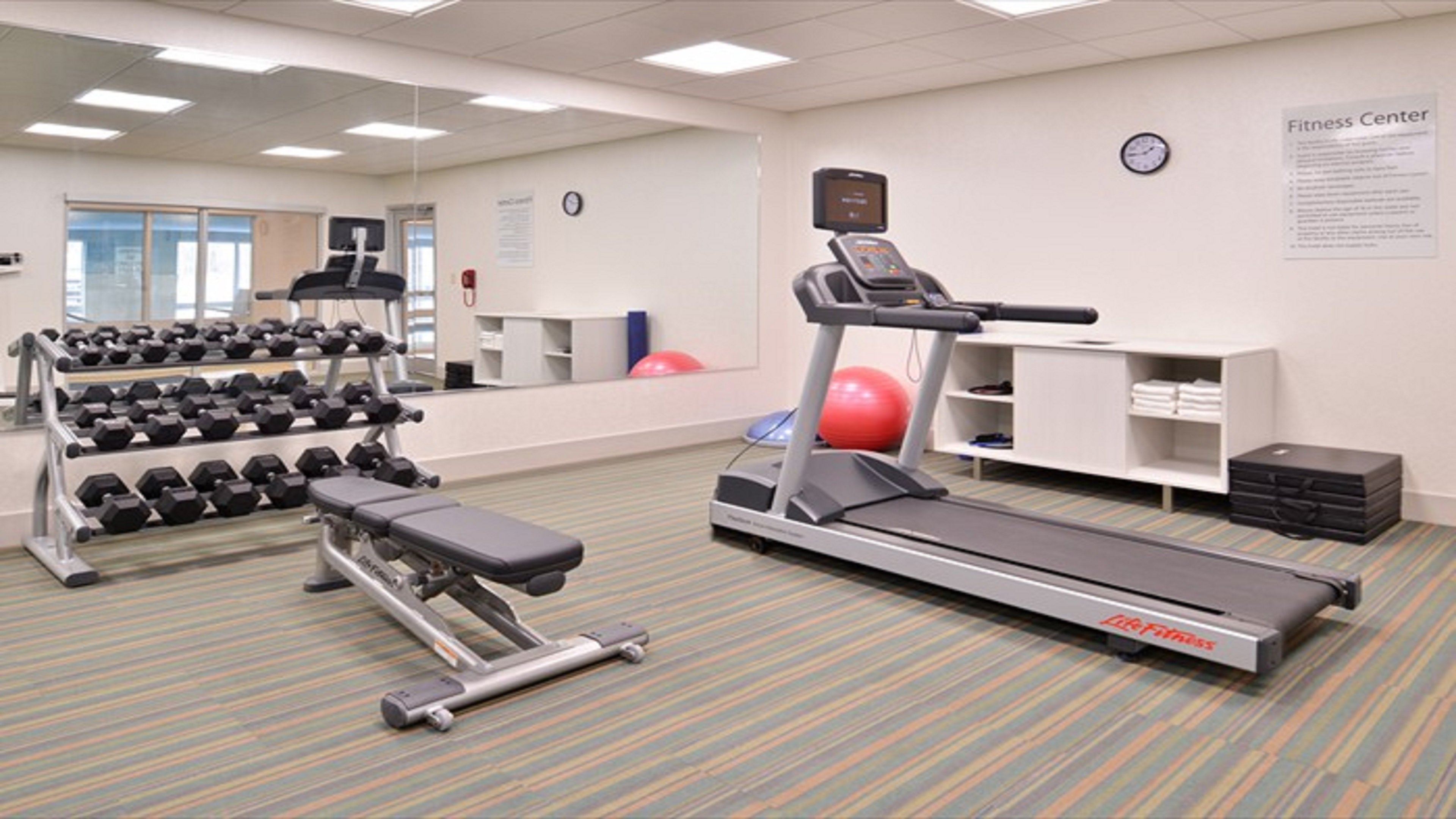 holiday inn express and suites parkersburg east by ihg