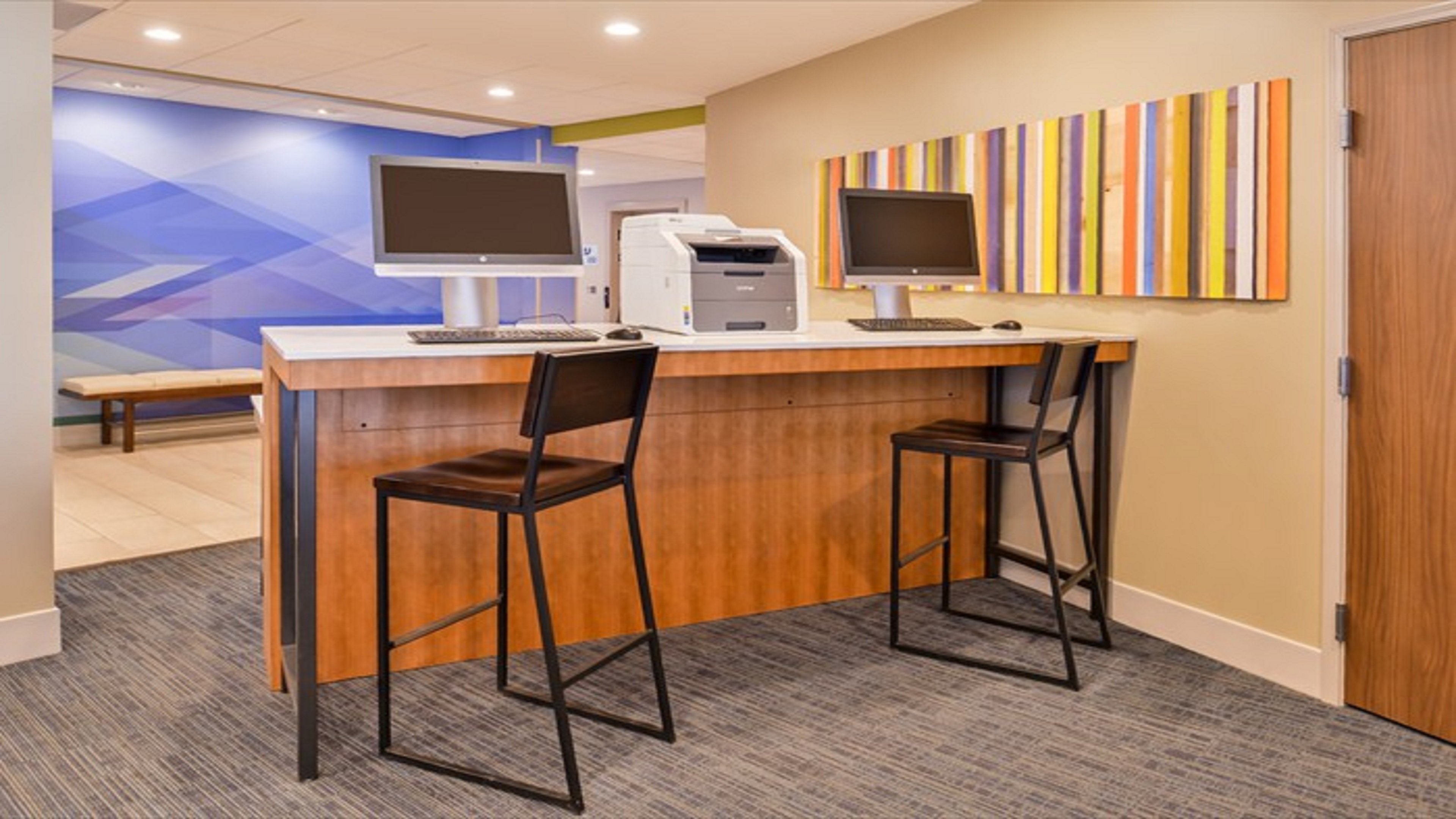 holiday inn express and suites parkersburg east by ihg