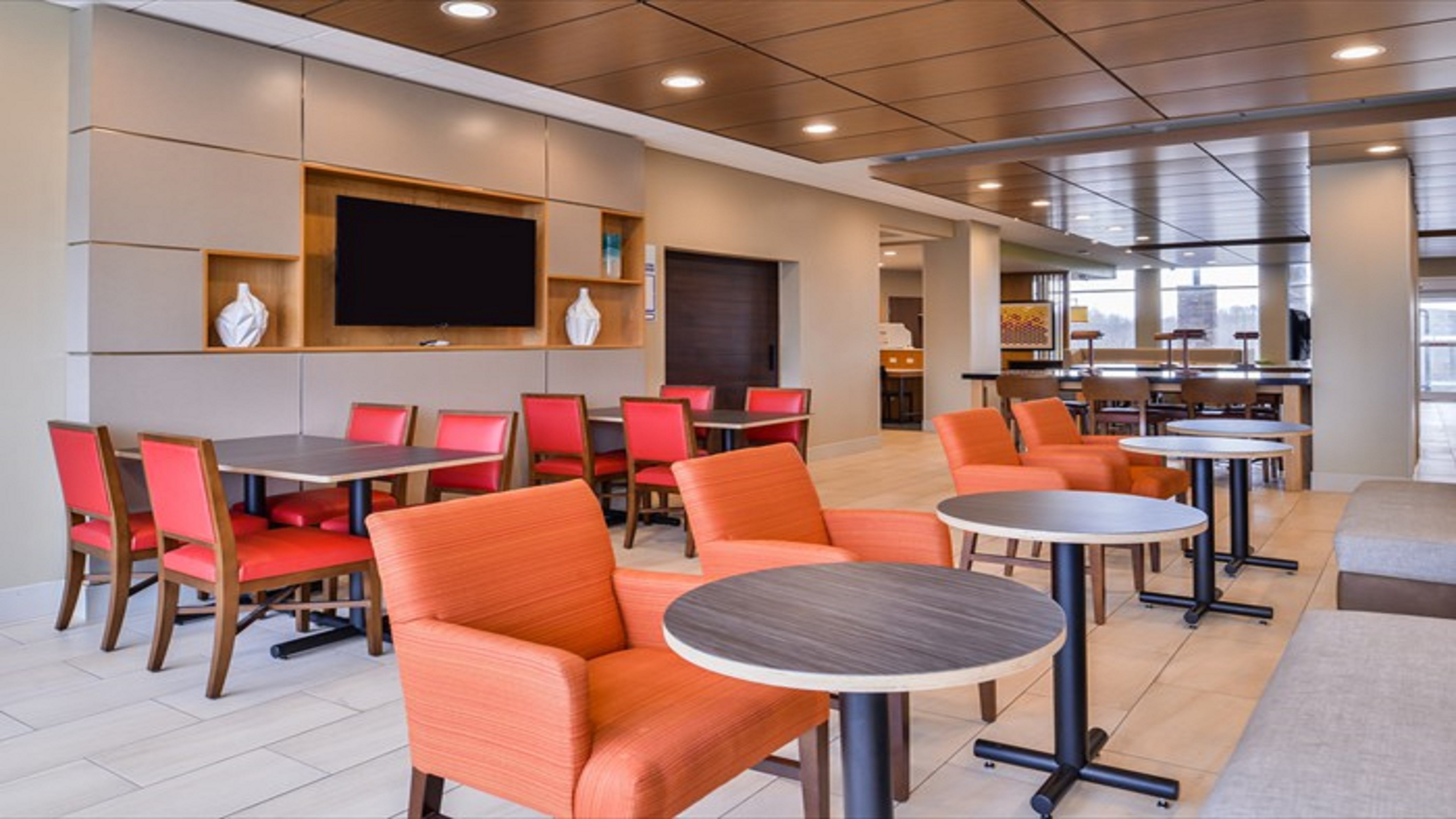 holiday inn express and suites parkersburg east by ihg