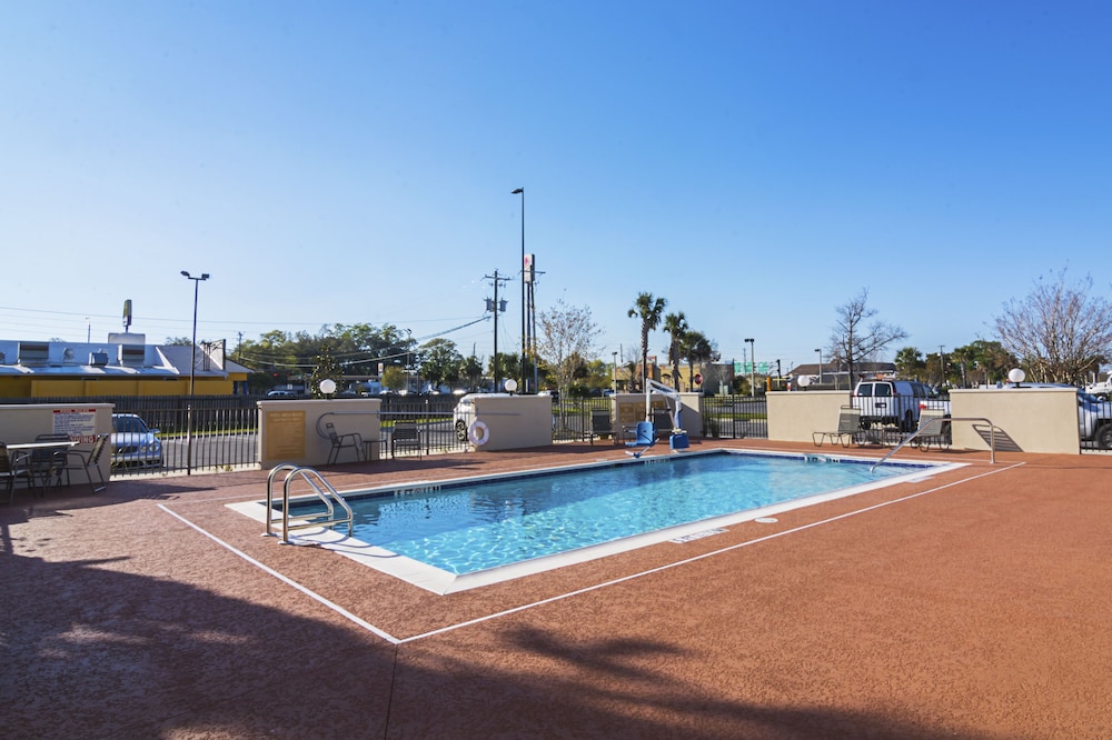 candlewood suites pensacola university area by ihg