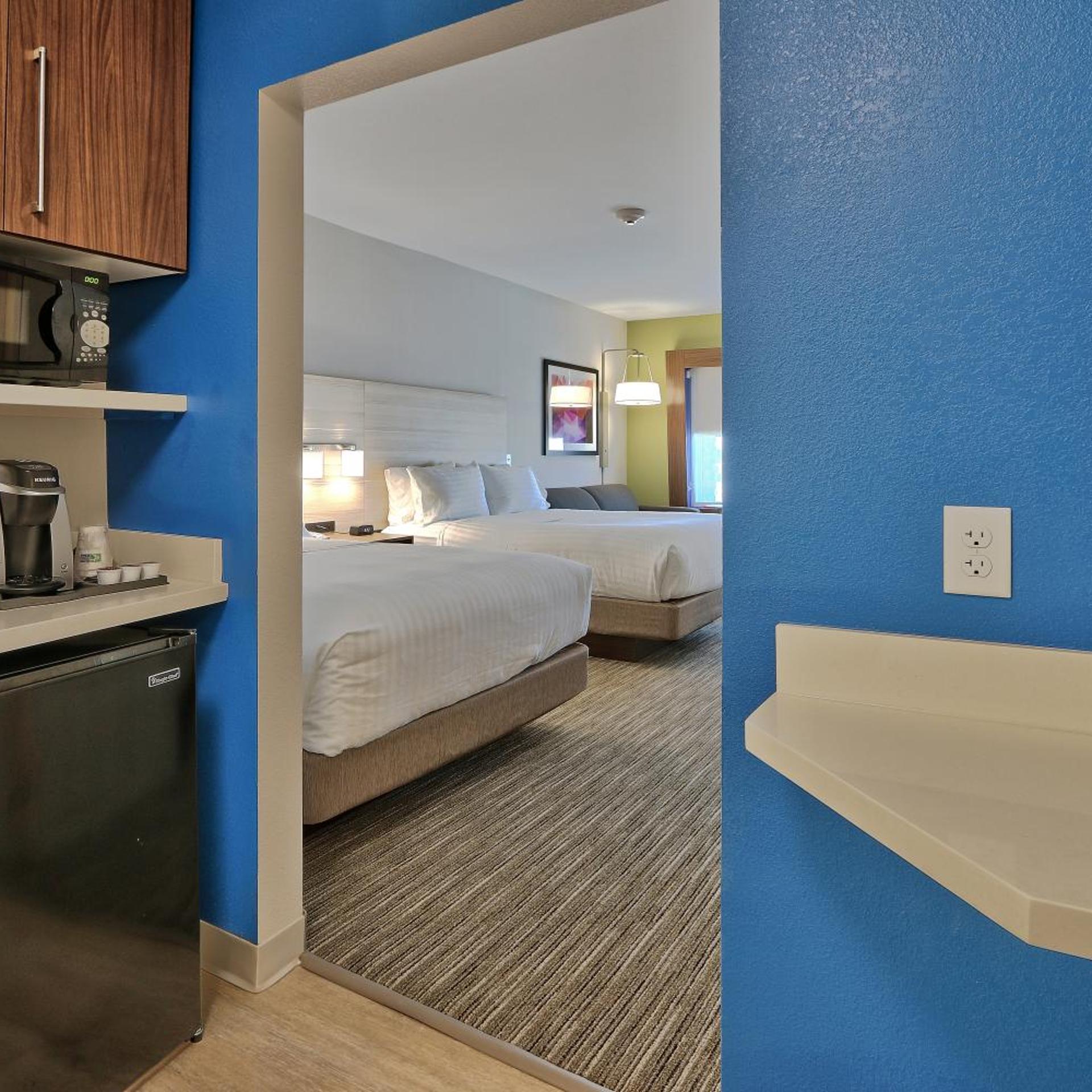 holiday inn express and suites roswell by ihg