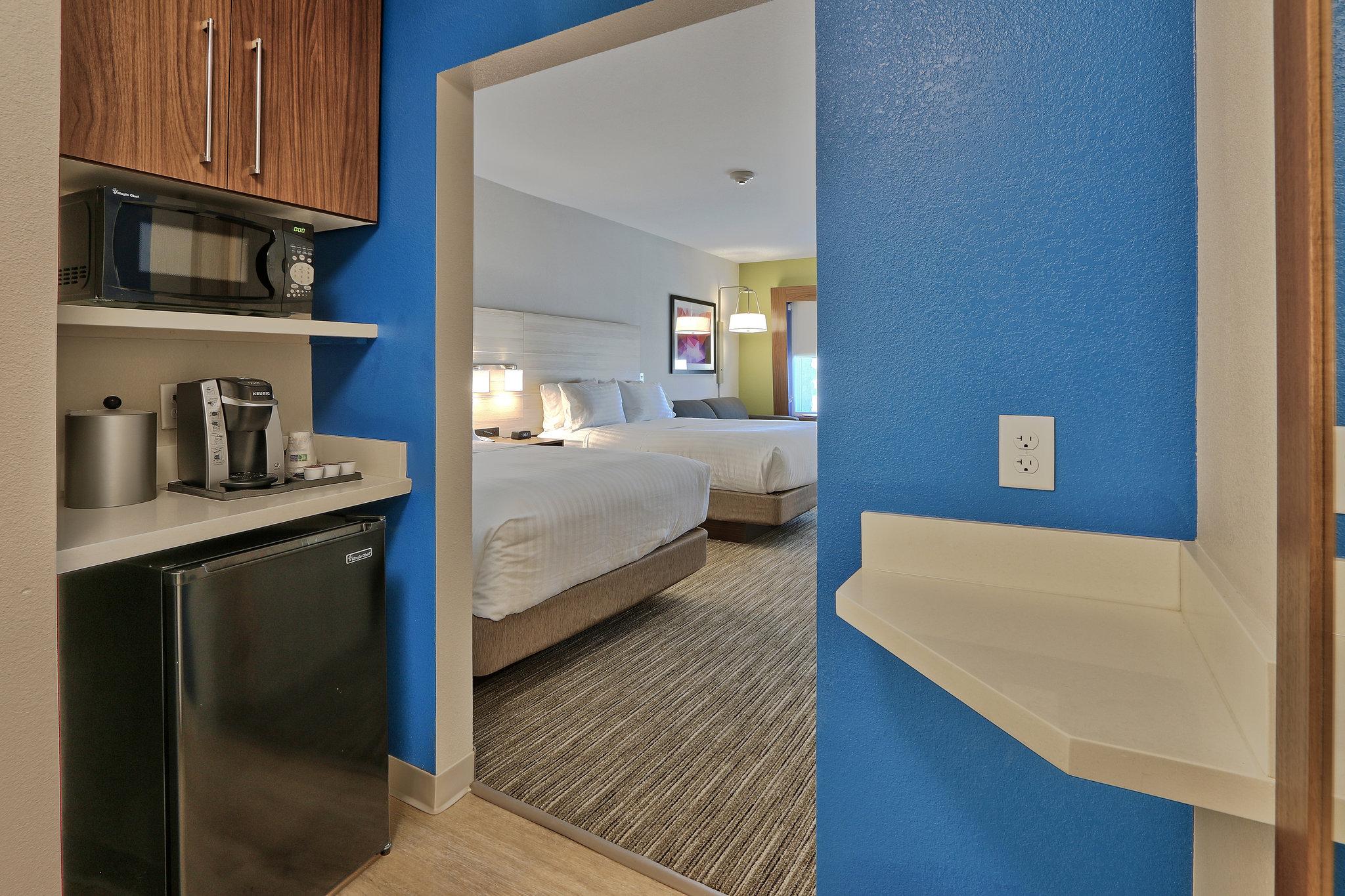 holiday inn express and suites roswell by ihg