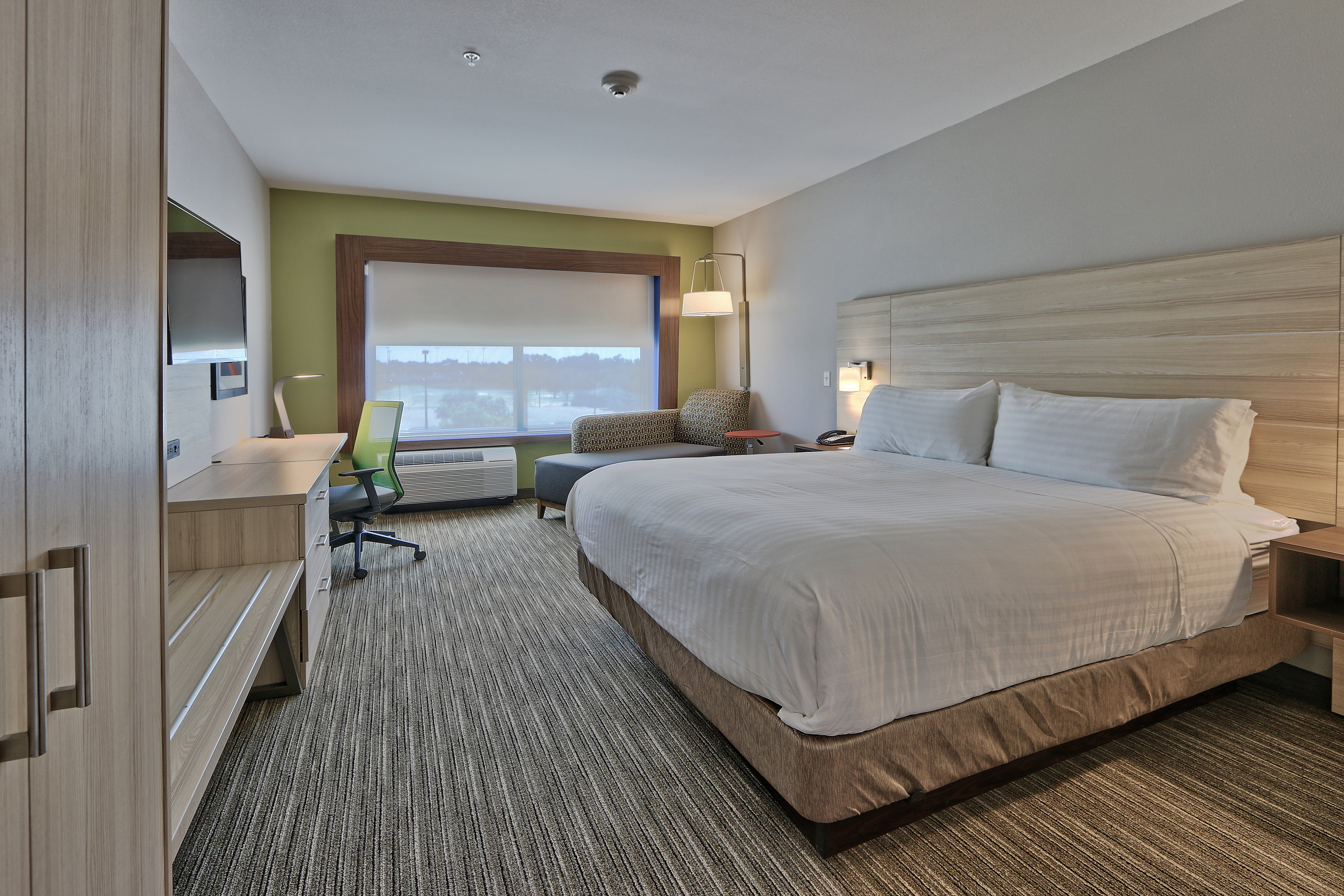 holiday inn express and suites roswell by ihg