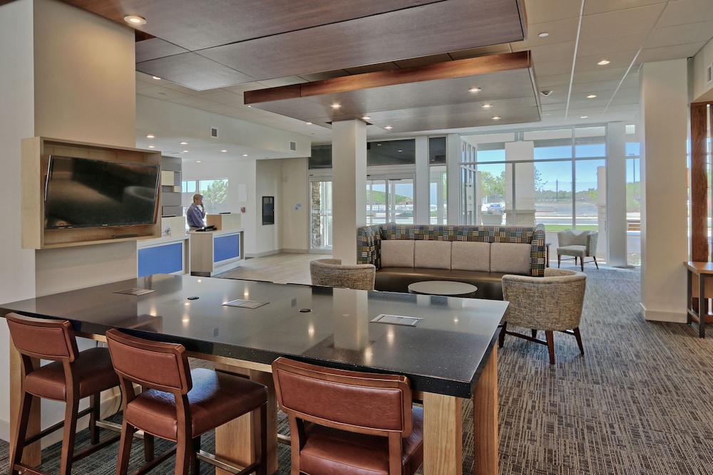 holiday inn express and suites roswell by ihg