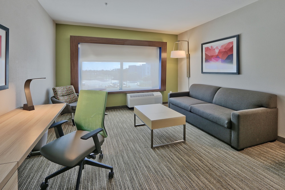 holiday inn express and suites roswell by ihg
