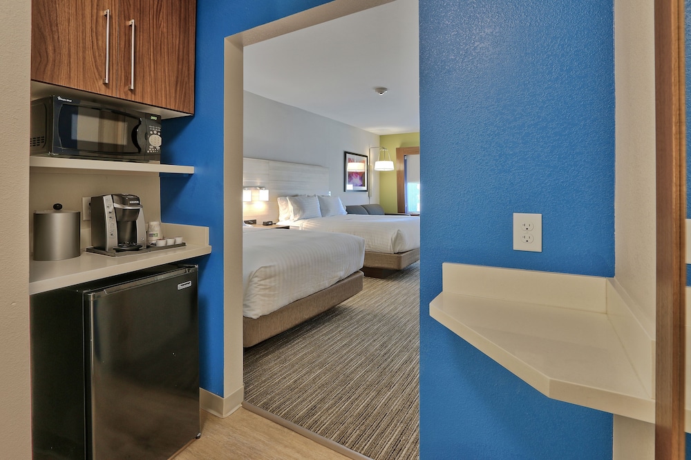 holiday inn express and suites roswell by ihg