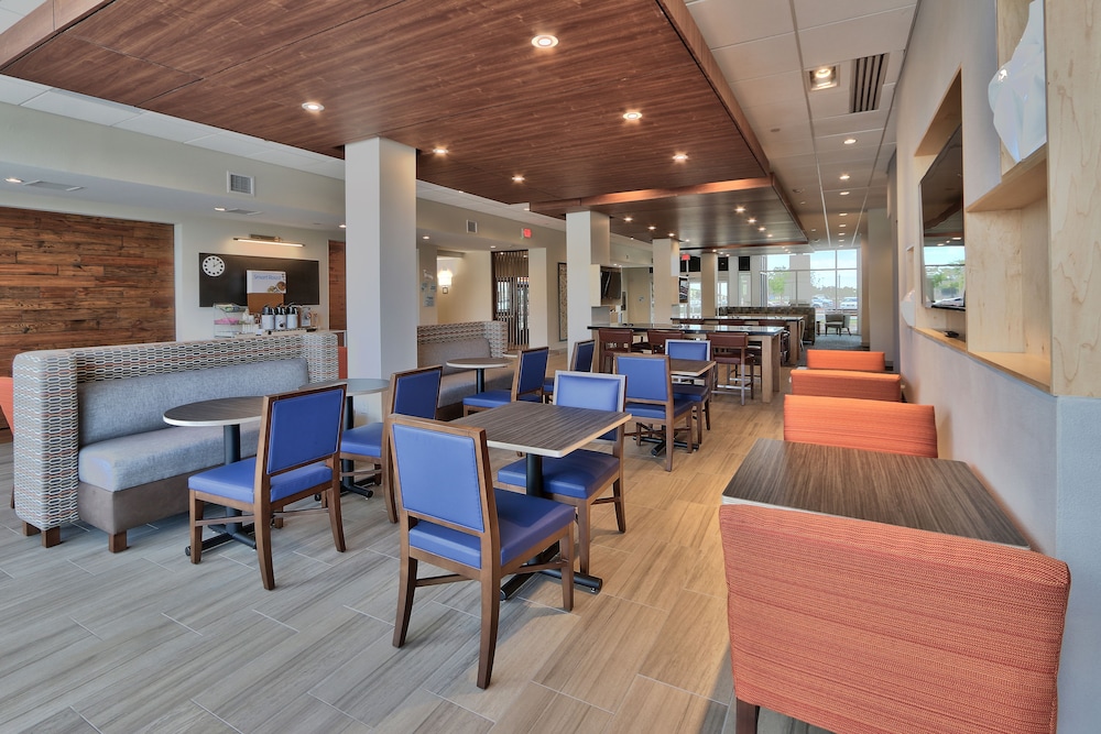 holiday inn express and suites roswell by ihg