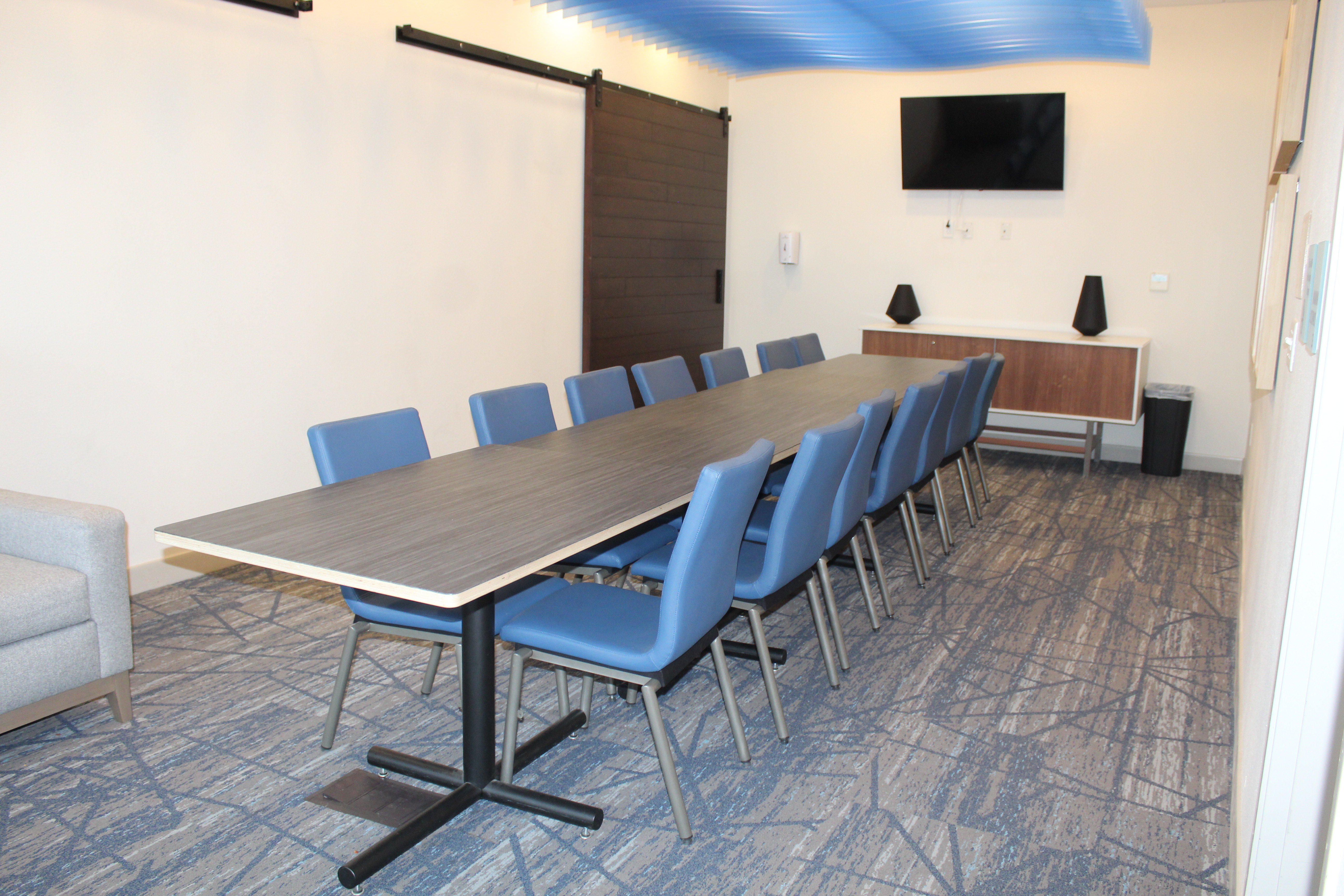 holiday inn express and suites roswell by ihg