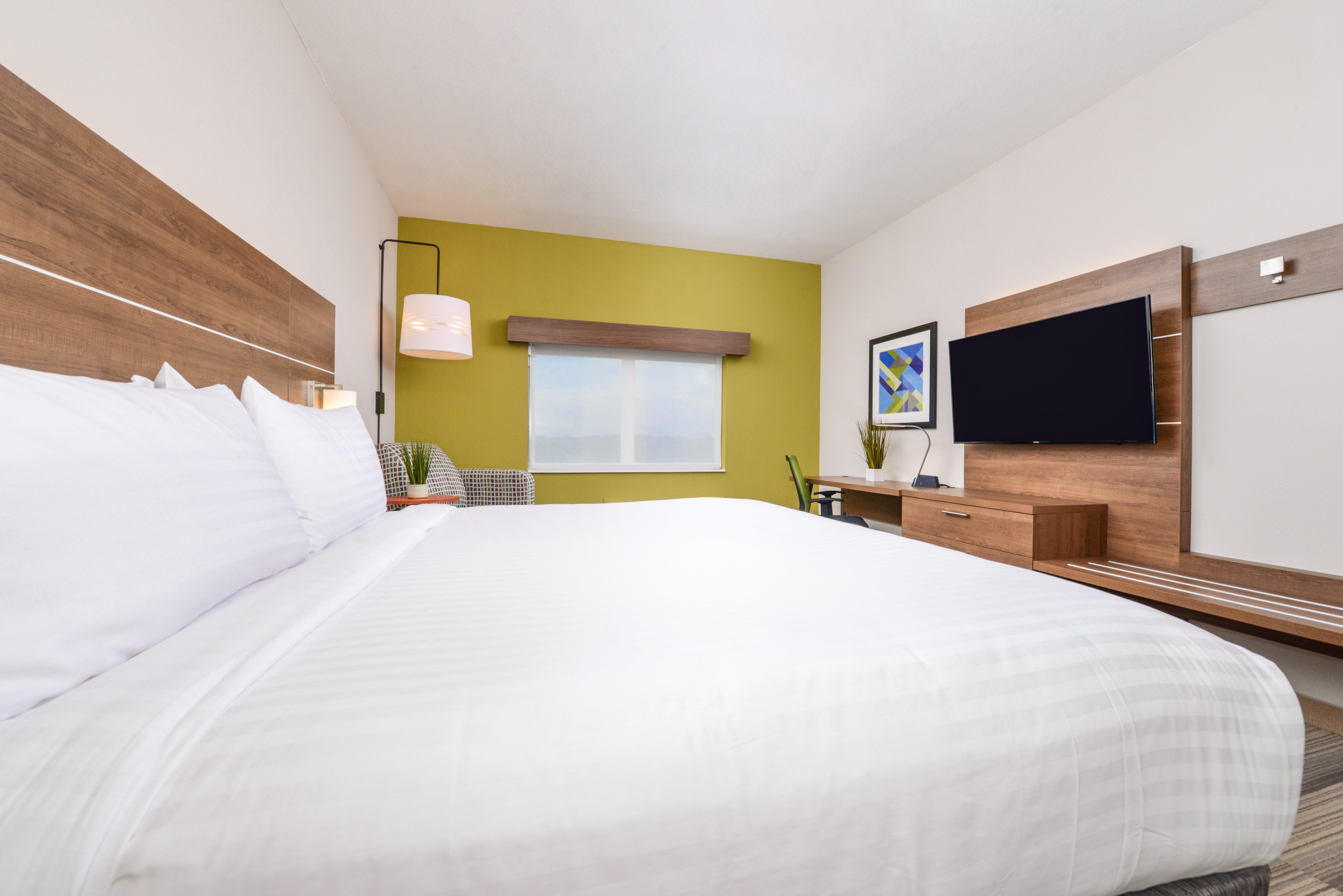 holiday inn express and suites st petersburg madeira beach