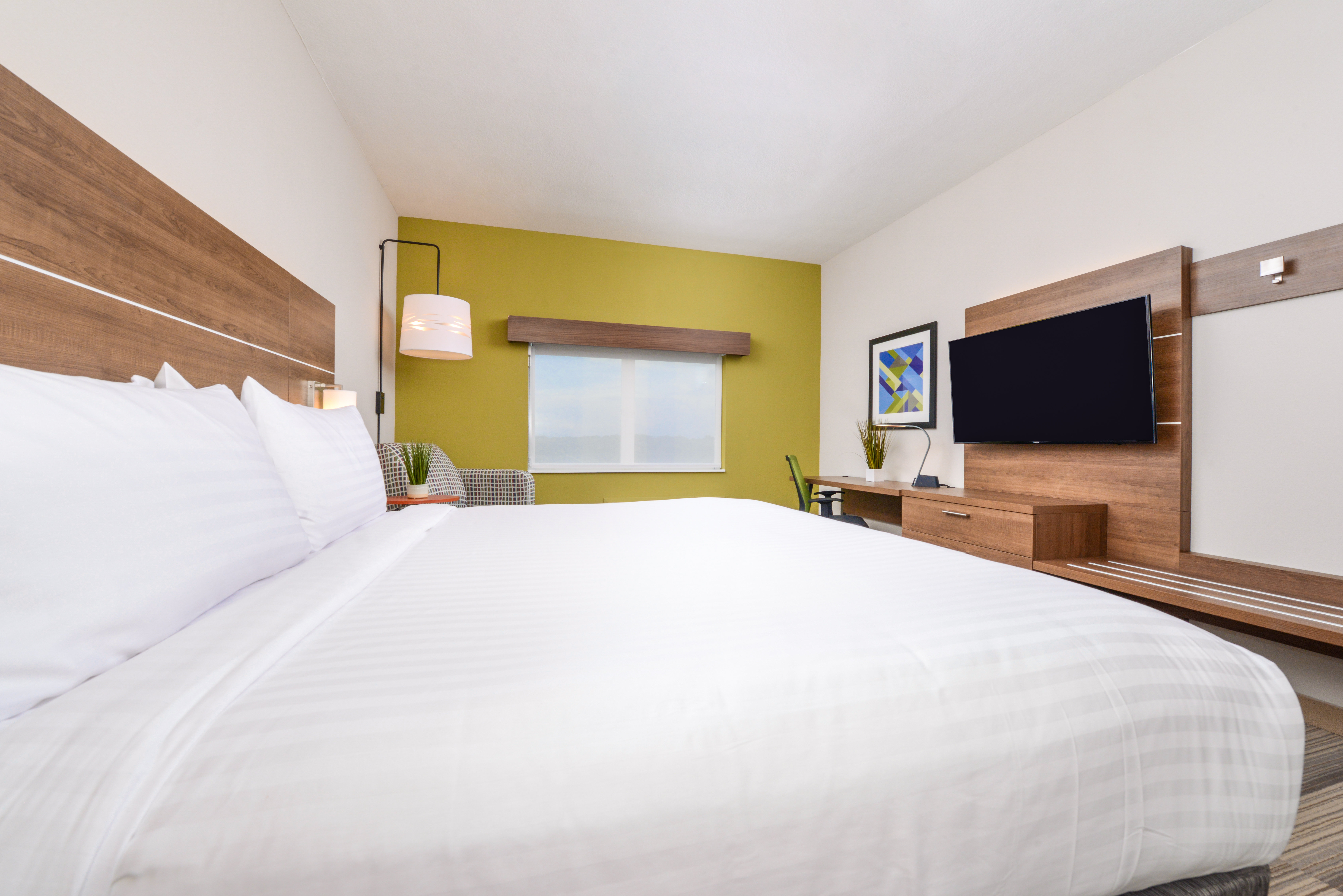 holiday inn express and suites st petersburg madeira beach