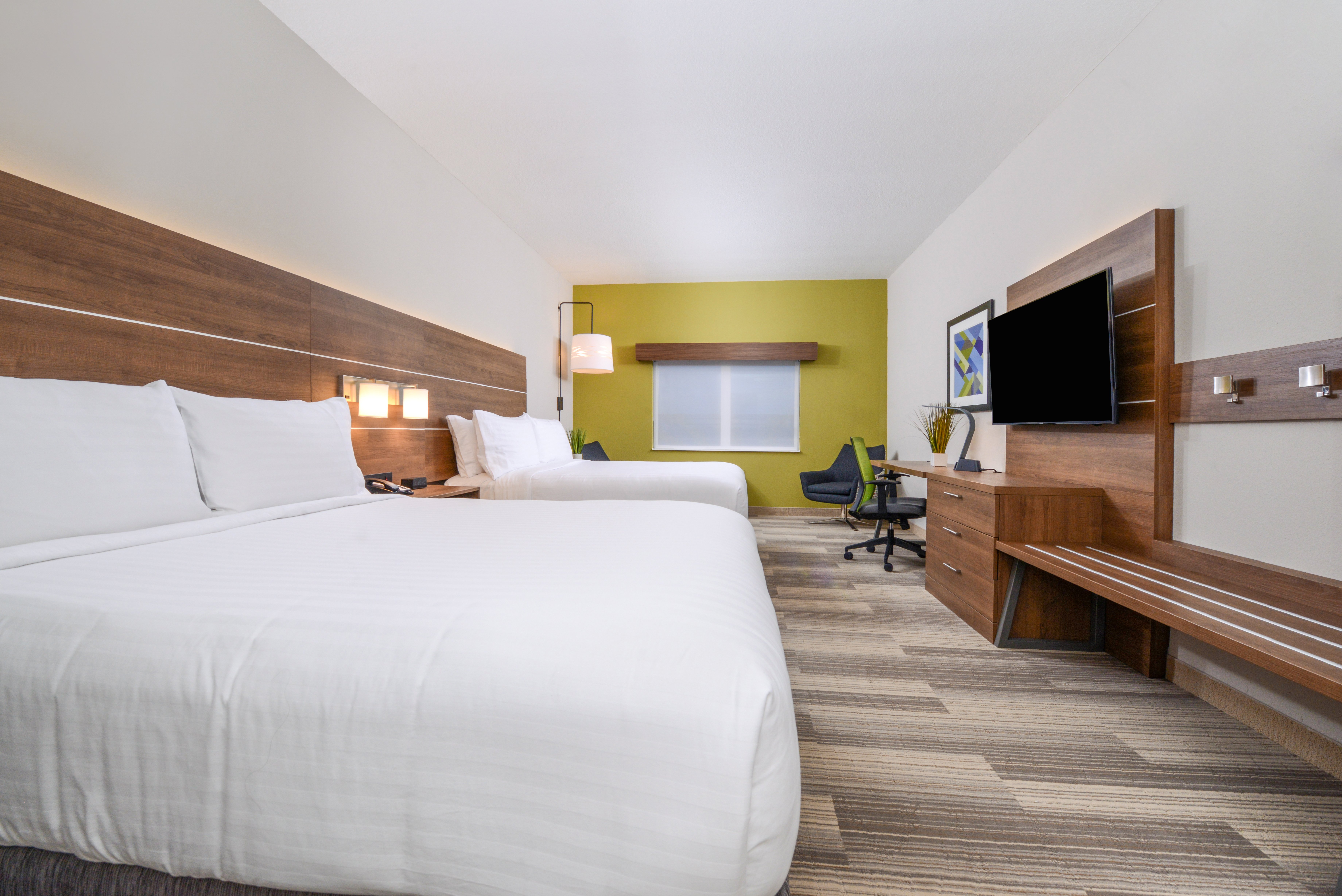 holiday inn express and suites st petersburg madeira beach