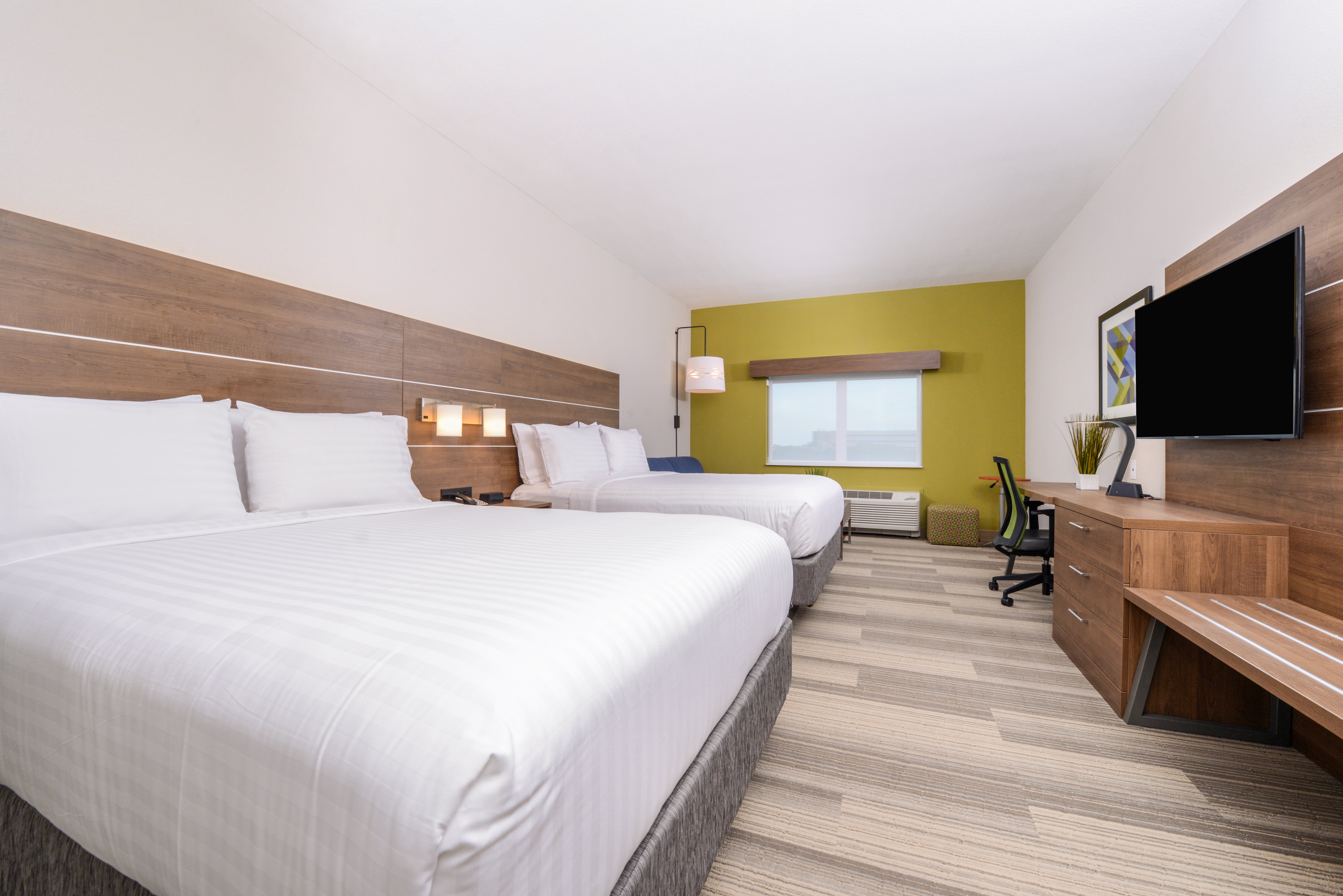 holiday inn express and suites st petersburg madeira beach