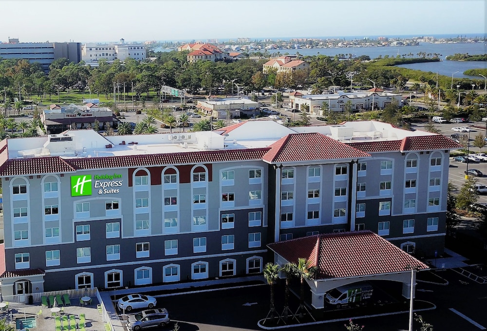 holiday inn express and suites st petersburg madeira beach